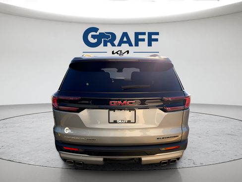 Used 2024 GMC Acadia Elevation w/ Luxury Package AWD/4WD image 2