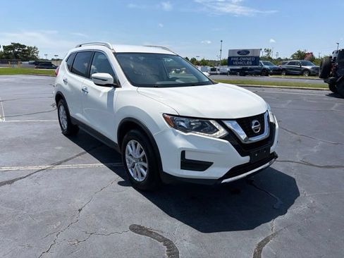 Used 2017 Nissan Rogue SV AWD/4WD image 1