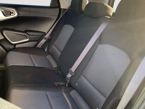 Used 2024 Kia Soul LX w/ Option Group 015 image 17