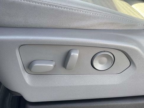 Used 2025 Chevrolet Silverado 1500 LT RWD image 18