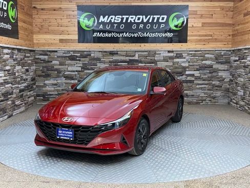 Used 2023 Hyundai Elantra SEL FWD image 4