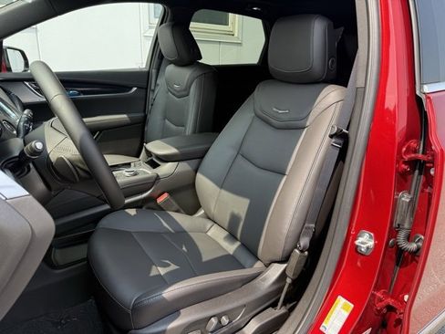 New 2025 Cadillac XT5 Premium Luxury w/ LPO, Floor Liner Package image 9