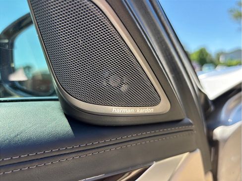 Used 2016 BMW 750i RWD image 26