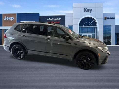 Used 2024 Volkswagen Tiguan SE R-Line AWD/4WD image 9