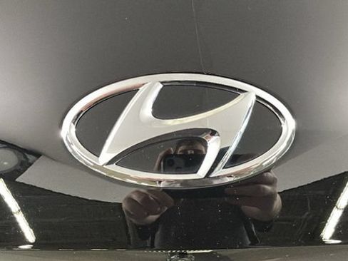 Used 2023 Hyundai Ioniq 5 Limited AWD/4WD image 8
