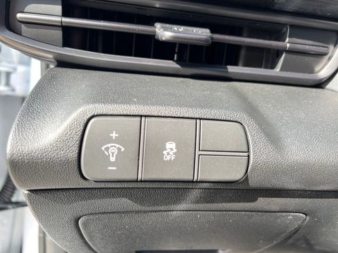 Used 2025 Hyundai Elantra SEL image 15