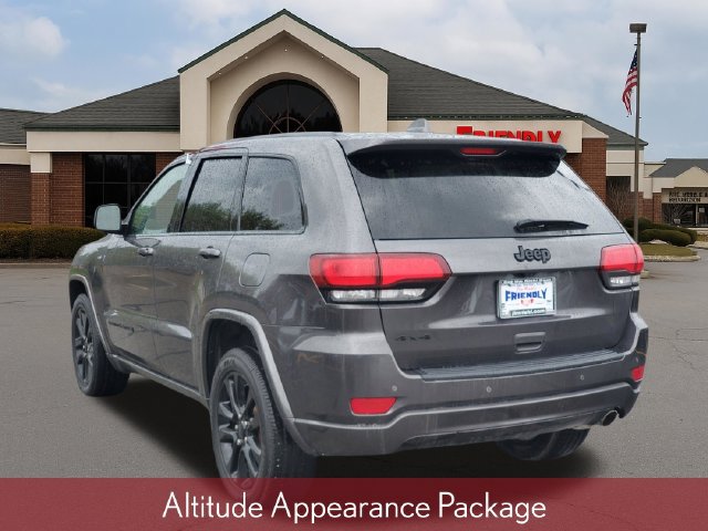 Used 2021 Jeep Grand Cherokee Laredo X AWD/4WD image 4