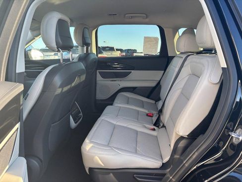 New 2026 Lincoln Nautilus Premier image 10