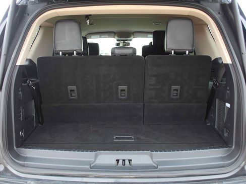 Used 2022 Ford Expedition XLT RWD image 10