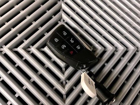 Used 2021 Chevrolet Tahoe RST w/ Luxury Package image 10