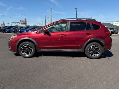 Used 2017 Subaru Crosstrek 2.0i Premium w/ Moonroof Package AWD/4WD image 6