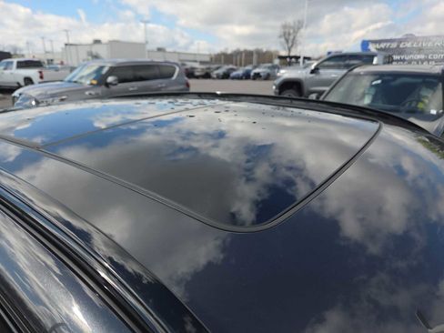 Used 2023 BMW X3 xDrive30i w/ M Sport Package image 3