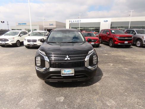 Used 2024 Mitsubishi Outlander ES image 5