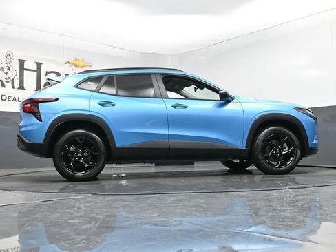 New 2026 Chevrolet Trax LT w/ Sunroof Package FWD image 31