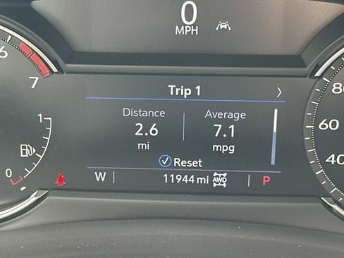 Used 2023 Cadillac XT4 Luxury w/ Cold Weather Package AWD/4WD image 21