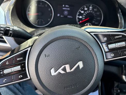 Used 2022 Kia Seltos S FWD image 9