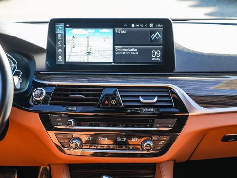 Used 2023 BMW 530e w/ M Sport Package image 13