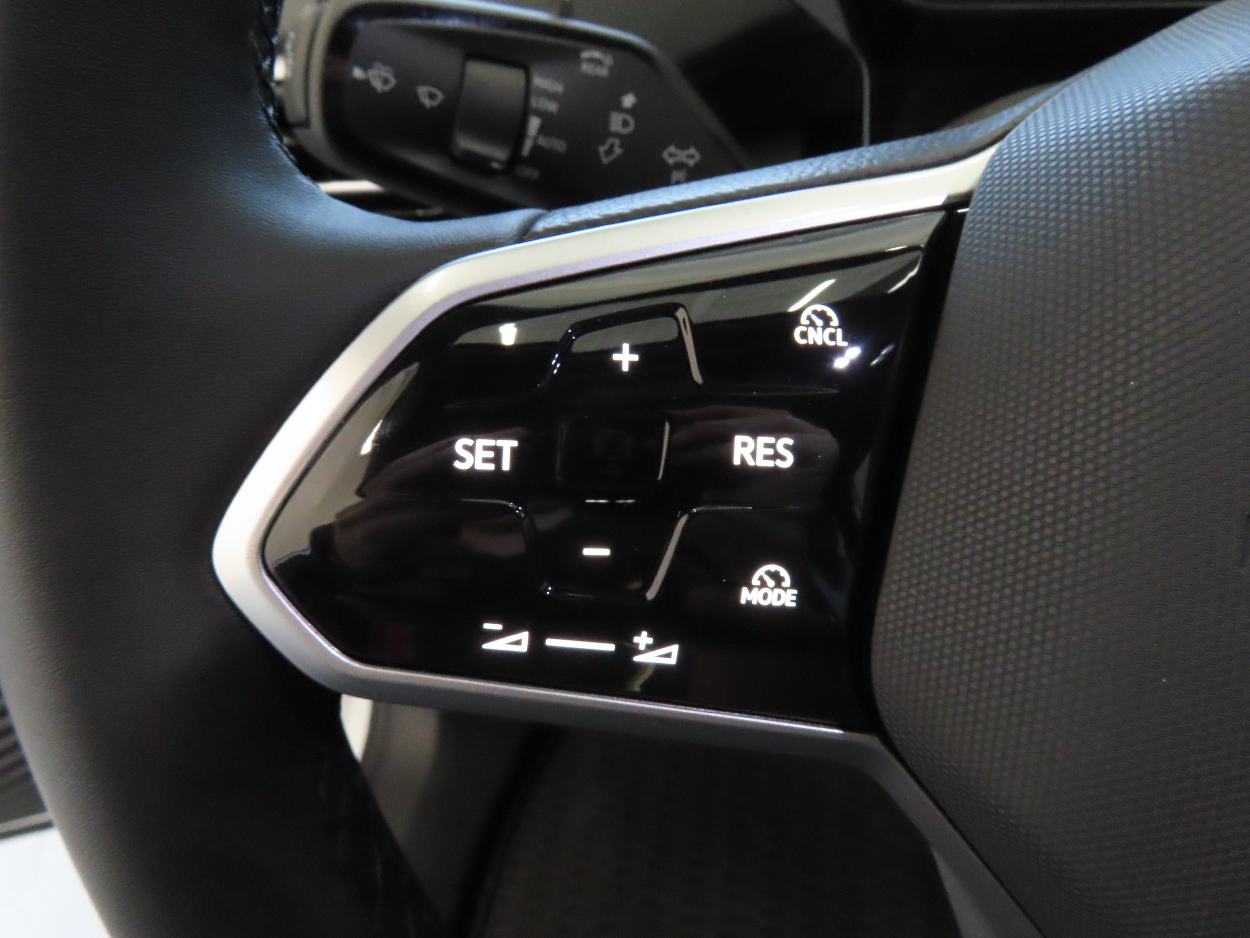 New 2026 Volkswagen ID.4 Pro RWD image 12