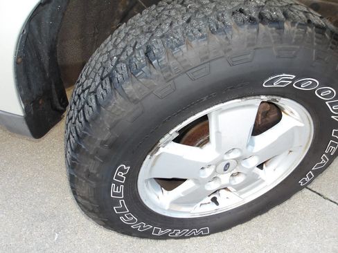 Used 2009 Ford Escape XLT AWD/4WD image 51