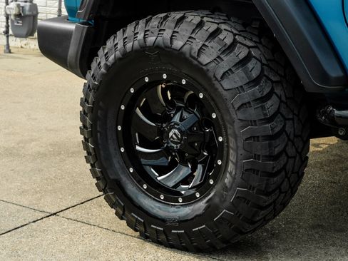 Used 2019 Jeep Wrangler Sport AWD/4WD image 53