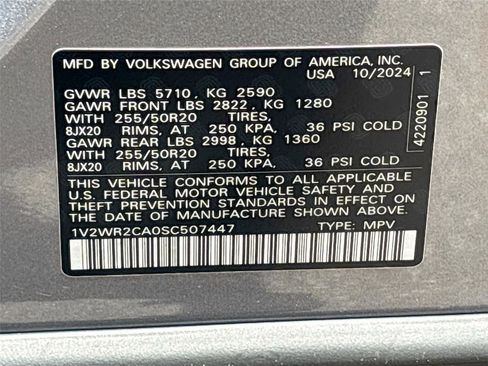 Used 2025 Volkswagen Atlas SE FWD image 33