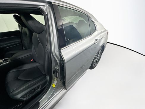 Used 2024 Toyota Camry XLE FWD image 12