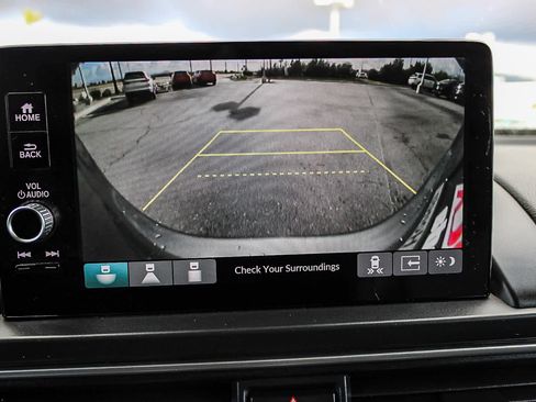 Certified 2025 Honda Pilot Touring image 23