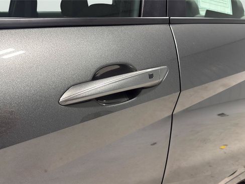 Used 2025 Hyundai Elantra SEL FWD image 31