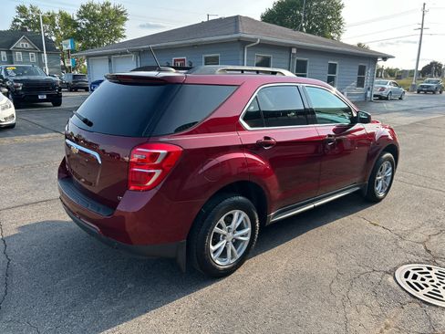 Used 2017 Chevrolet Equinox LT w/ Convenience Package FWD image 3