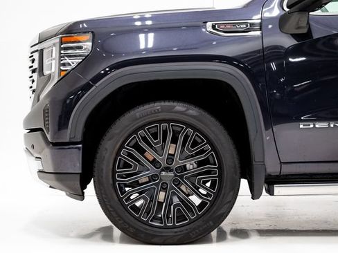 Used 2023 GMC Sierra 1500 Denali w/ Denali Reserve Package AWD/4WD image 36