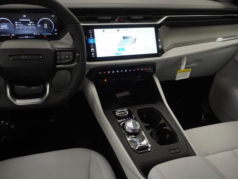 New 2026 Jeep Cherokee Laredo AWD/4WD image 19