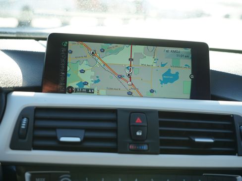 Used 2016 BMW 320i xDrive Sedan image 22