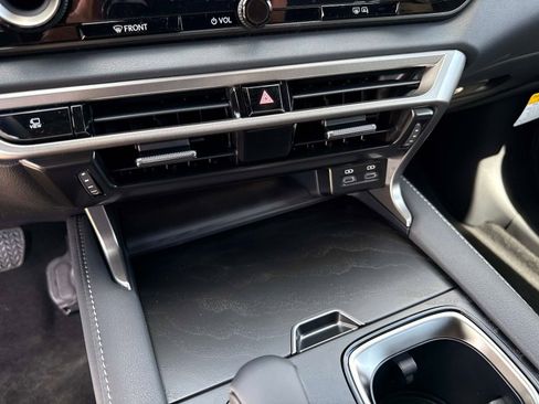 New 2026 Lexus RX 450h AWD image 23