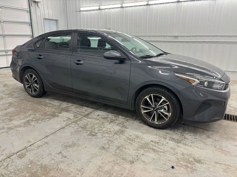Used 2024 Kia Forte LXS w/ LXS Technology Package FWD image 10