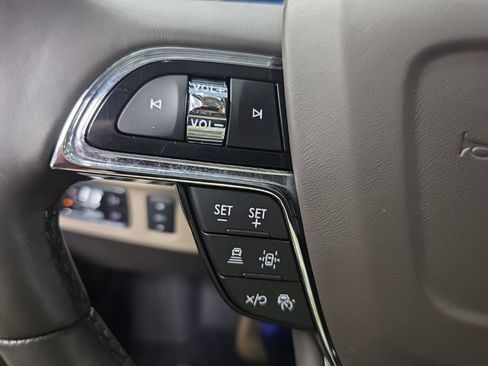 Used 2023 Lincoln Navigator Reserve AWD/4WD image 33