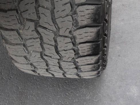 Used 2021 GMC Canyon Denali image 46