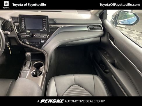 Used 2024 Toyota Camry SE image 16