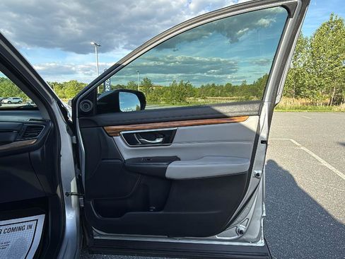 Used 2022 Honda CR-V Touring image 17