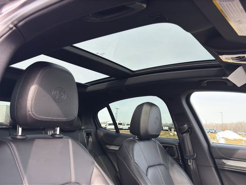 Used 2024 Alfa Romeo Stelvio Ti image 30