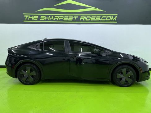 Used 2023 Toyota Prius LE FWD image 11