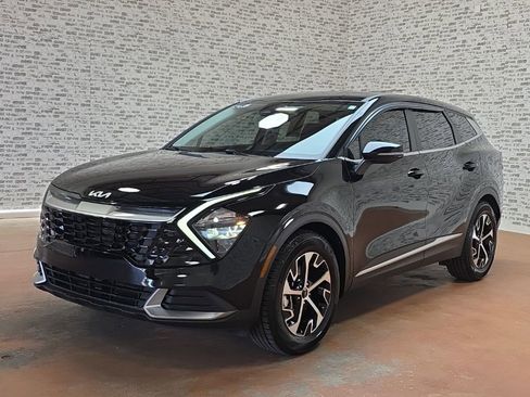 Used 2023 Kia Sportage EX FWD image 3