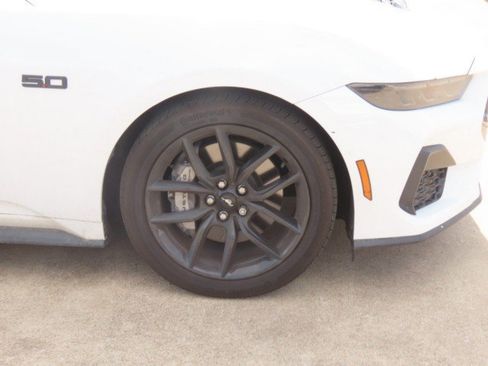 Used 2025 Ford Mustang GT Premium RWD image 7