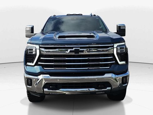 Used 2024 Chevrolet Silverado 2500 LTZ w/ LTZ Plus Package AWD/4WD image 12