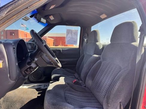 Used 1999 Chevrolet S10 Pickup LS w/ Preferred Equipment Group image 6
