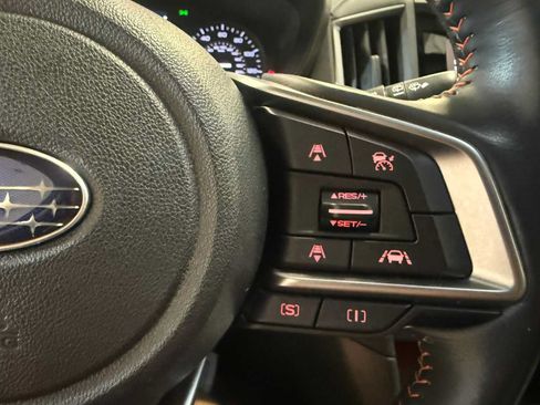 Used 2020 Subaru Crosstrek 2.0i Premium w/ Moonroof Package 2 AWD/4WD image 31