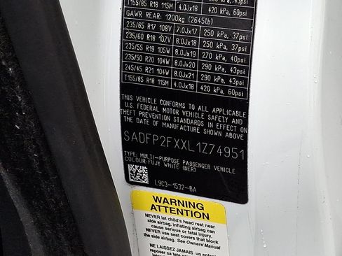 Used 2020 Jaguar E-PACE SE image 28