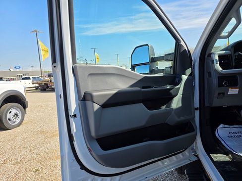 New 2026 Ford F450 XL w/ XL Chrome Package image 34