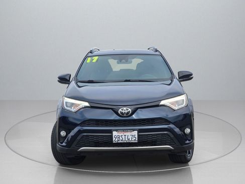 Used 2017 Toyota RAV4 SE image 2