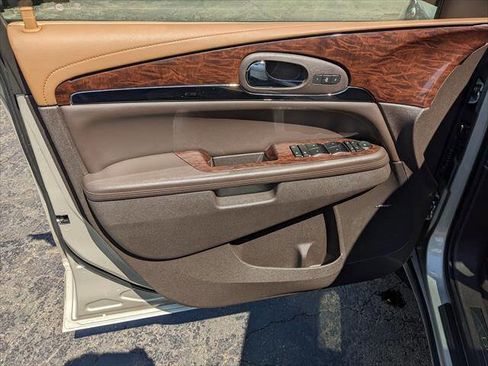 Used 2017 Buick Enclave Premium w/ Experience Buick Package image 10