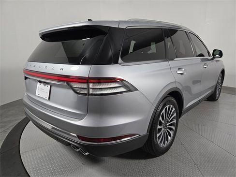 Certified 2023 Lincoln Aviator 2WD w/ Premium Package image 4